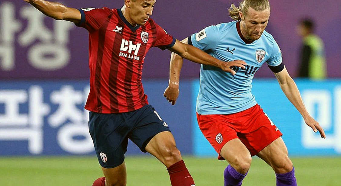 Anthony Barry và khoảng trống mà bản hợp đồng đến Euro 2028 không lấp được